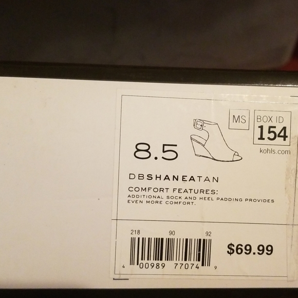 Dana Buchman Wedge Heels - Picture 4 of 4